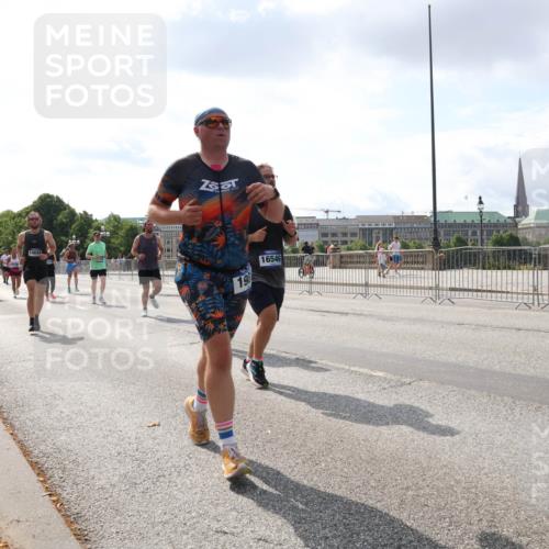 29.06.2025 - hella hamburg halbmarathon Lena Gebhardt http://msf.ph/oto/8419273 29.06.2025 10:05:34 Lombardsbrücke 19, 16546, 1229, 1863, 1936, 1981, 2288, 2298, 2471, 2540, 2624, 3461, 3578, 3929, 4014, 4220, 4782, 5073, 5762, 6059, 6907, 6908, 7826, 8894, 8909, 8999, 9007, 9075, 9165, 9339, 9477, 9559, 9680, 9736, 9737, 9738, 9917, 10343, 10694, 10791, 10998, 11784, 11873, 11958, 12557, 13221, 13717, 14203, 14465, 14642, 16092, 16478, 16546, 16847, 17707, 17731, 17740, 18616, 18617, 18973, 19034, 19248 meine-sportfotos.de