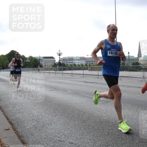29.06.2025 - hella hamburg halbmarathon Lena Gebhardt http://msf.ph/oto/8419278 29.06.2025 09:41:48 Lombardsbrücke 6559, 1616, 13440, 1241, 2459, 2892, 4128, 4571, 6559, 7142, 7862, 9442, 10234, 10780, 11194, 11624, 11965, 12067, 12641, 13440, 13751, 13780, 14019, 14107, 14506, 16169, 16361, 16484, 17752, 17856, 18124, 18897 meine-sportfotos.de