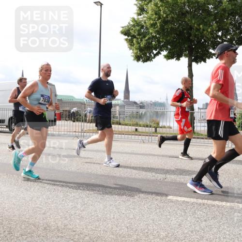 29.06.2025 - hella hamburg halbmarathon Lena Gebhardt http://msf.ph/oto/8419337 29.06.2025 10:18:12 Lombardsbrücke 126, 7838, 1982, 1159, 1160, 1268, 1325, 1554, 1622, 1641, 1982, 2087, 2094, 2147, 2335, 2634, 2931, 3125, 3138, 3321, 3482, 3977, 4123, 4710, 4738, 4804, 5004, 5290, 5611, 5733, 5909, 6270, 6332, 7094, 7160, 7641, 7649, 7838, 7882, 7883, 8067, 8128, 8248, 8607, 8799, 9222, 9400, 9539, 9586, 9717, 9734, 9798, 9834, 9844, 9964, 10174, 10332, 10509, 10659, 10687, 10908, 12498, 13341 meine-sportfotos.de
