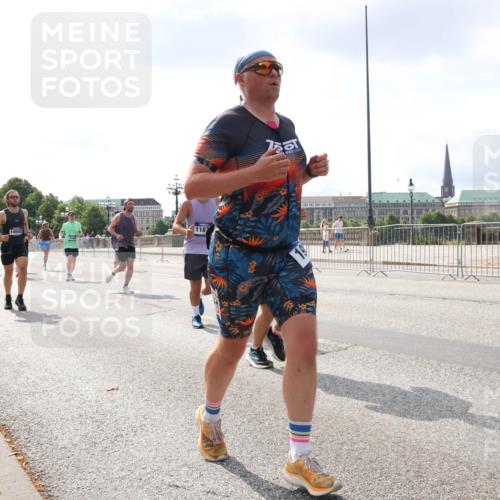 29.06.2025 - hella hamburg halbmarathon Lena Gebhardt http://msf.ph/oto/8419338 29.06.2025 10:05:34 Lombardsbrücke 1187, 14642, 1229, 1863, 1936, 1981, 2288, 2298, 2471, 2540, 2624, 3461, 3578, 3929, 4014, 4220, 4782, 5073, 5762, 6059, 6907, 6908, 7826, 8894, 8909, 8999, 9007, 9075, 9165, 9339, 9477, 9559, 9680, 9736, 9737, 9738, 9917, 10343, 10694, 10791, 10998, 11784, 11873, 11958, 12557, 13221, 13717, 14203, 14465, 14642, 16092, 16478, 16546, 16847, 17707, 17731, 17740, 18616, 18617, 18973, 19034, 19248 meine-sportfotos.de