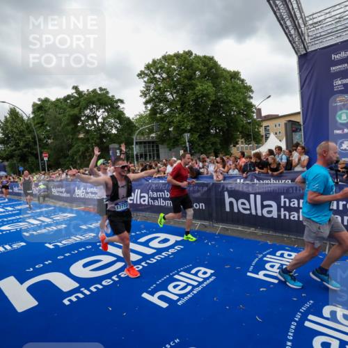 29.06.2025 - hella hamburg halbmarathon Zöllner http://msf.ph/oto/8419343 29.06.2025 10:52:27 Ziel 4140, 4587, 7178, 8371, 8661, 9876, 11791, 13015, 13211, 13707, 15144, 17773, 17997 meine-sportfotos.de