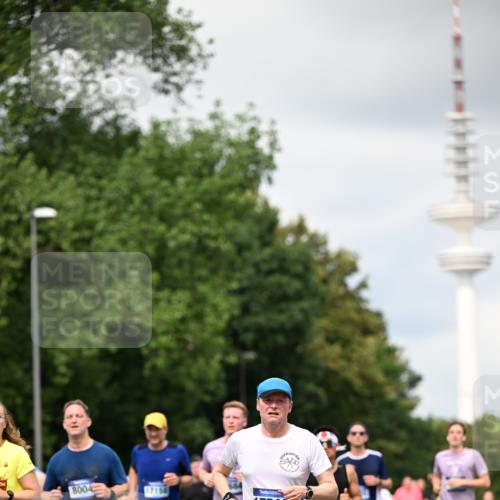 29.06.2025 - hella hamburg halbmarathon Dr. Thomas Lammeyer http://msf.ph/oto/8419450 29.06.2025 10:46:25 Kennedybrücke 1039, 1648, 1712, 2762, 2763, 2974, 3326, 3459, 3568, 4329, 4541, 4885, 5432, 5671, 5942, 6066, 6137, 6153, 6320, 6450, 6719, 6726, 6793, 7968, 8004, 8162, 8163, 8712, 9588, 10181, 10483, 10872, 11011, 11017, 11097, 11098, 11207, 11255 meine-sportfotos.de