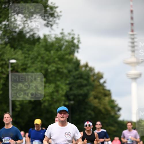 29.06.2025 - hella hamburg halbmarathon Dr. Thomas Lammeyer http://msf.ph/oto/8419474 29.06.2025 10:46:25 Kennedybrücke 1039, 1648, 1712, 2762, 2763, 2974, 3326, 3459, 3568, 4329, 4541, 4885, 5432, 5671, 5942, 6066, 6137, 6153, 6320, 6450, 6719, 6726, 6793, 7968, 8004, 8162, 8163, 8712, 9588, 10181, 10483, 10872, 11011, 11017, 11097, 11098, 11207, 11255 meine-sportfotos.de