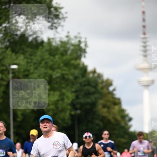 29.06.2025 - hella hamburg halbmarathon Dr. Thomas Lammeyer http://msf.ph/oto/8419481 29.06.2025 10:46:26 Kennedybrücke 1039, 1648, 1712, 2762, 2763, 2974, 3326, 3459, 3568, 4329, 4541, 4885, 5432, 5671, 5942, 6066, 6137, 6153, 6320, 6450, 6719, 6726, 6793, 7022, 7023, 7968, 8004, 8162, 8163, 8712, 9588, 10181, 10872, 11011, 11017, 11098, 11207, 11255 meine-sportfotos.de
