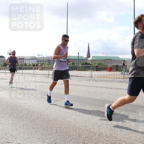 29.06.2025 - hella hamburg halbmarathon Lena Gebhardt http://msf.ph/oto/8419493 29.06.2025 10:05:35 Lombardsbrücke 14642, 165, 11873, 1229, 1863, 1936, 1981, 2288, 2298, 2471, 2540, 2624, 3461, 3578, 3929, 4014, 4220, 4782, 5073, 5762, 6059, 7826, 8894, 8909, 8999, 9007, 9075, 9165, 9339, 9477, 9559, 9680, 9736, 9737, 9738, 9917, 10343, 10694, 10791, 10998, 11784, 11873, 11958, 12557, 13221, 13717, 14203, 14465, 14642, 16092, 16478, 16546, 16847, 17707, 17731, 17740, 18616, 18617, 18973, 19034, 19248 meine-sportfotos.de