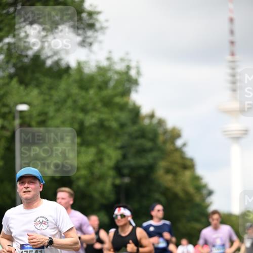 29.06.2025 - hella hamburg halbmarathon Dr. Thomas Lammeyer http://msf.ph/oto/8419507 29.06.2025 10:46:26 Kennedybrücke 1039, 1648, 1712, 2762, 2763, 2974, 3326, 3459, 3568, 4329, 4541, 4885, 5432, 5671, 5942, 6066, 6137, 6153, 6320, 6450, 6719, 6726, 6793, 7022, 7023, 7968, 8004, 8162, 8163, 8712, 9588, 10181, 10872, 11011, 11017, 11098, 11207, 11255 meine-sportfotos.de