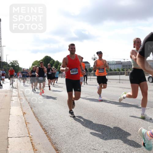 29.06.2025 - hella hamburg halbmarathon Lena Gebhardt http://msf.ph/oto/8419527 29.06.2025 09:51:28 Lombardsbrücke 16660, 4999, 4759, 18868, 1136, 1256, 1520, 1570, 1677, 1903, 1912, 1920, 1941, 1962, 2579, 2880, 2972, 3523, 3700, 4297, 4634, 4759, 4843, 4854, 4865, 4888, 4889, 4991, 4999, 5087, 5275, 5375, 5387, 5410, 6490, 6593, 6721, 6901, 7105, 7116, 7284, 7363, 7378, 7635, 7693, 7962, 8122, 8319, 8871, 8966, 9114, 9262, 9313, 9364, 9371, 9380, 9755, 9833, 9885, 10193, 10375, 10415, 10469, 10480, 10669, 10934, 11049, 11417, 11907, 11959, 12153, 12711, 14201 meine-sportfotos.de