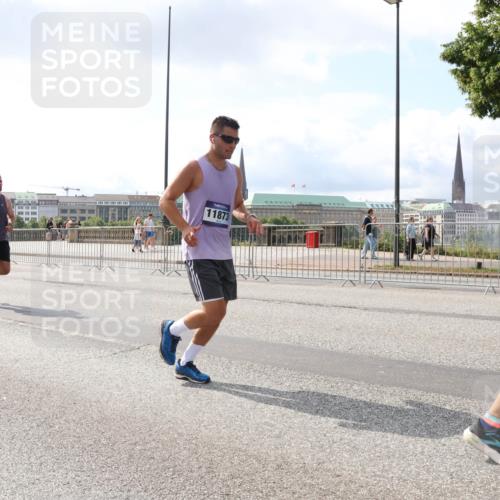 29.06.2025 - hella hamburg halbmarathon Lena Gebhardt http://msf.ph/oto/8419529 29.06.2025 10:05:36 Lombardsbrücke 11873, 167, 1229, 1863, 1936, 1981, 2288, 2298, 2471, 2540, 2624, 3461, 3578, 3929, 4014, 4220, 4782, 5073, 5762, 6059, 7826, 8894, 8909, 8999, 9007, 9075, 9165, 9339, 9477, 9559, 9680, 9736, 9737, 9738, 9917, 10343, 10694, 10791, 10998, 11784, 11873, 11958, 12557, 13221, 13717, 14203, 14465, 14642, 16092, 16478, 16546, 16847, 17707, 17731, 17740, 17885, 18616, 18617, 18973, 19034, 19248 meine-sportfotos.de