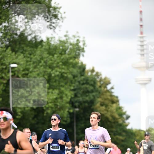 29.06.2025 - hella hamburg halbmarathon Dr. Thomas Lammeyer http://msf.ph/oto/8419566 29.06.2025 10:46:28 Kennedybrücke 1039, 1648, 1712, 2762, 2763, 2974, 3276, 3326, 3459, 3568, 4329, 4385, 4541, 4885, 5432, 5671, 5942, 6066, 6137, 6153, 6320, 6450, 6726, 7022, 7023, 7968, 8004, 8162, 8163, 8712, 9588, 10181, 10872, 11011, 11017, 11098, 11255 meine-sportfotos.de