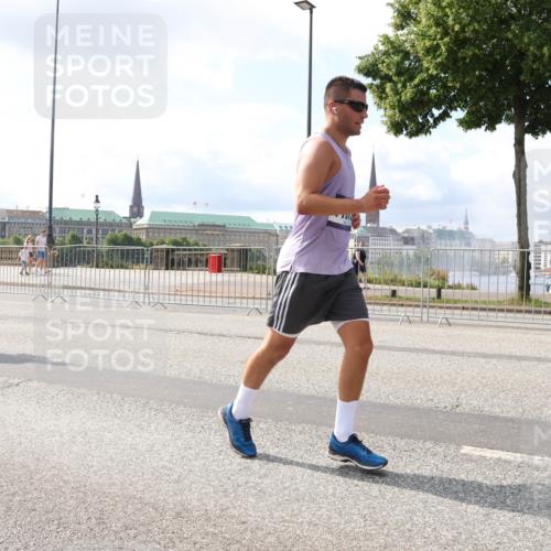 29.06.2025 - hella hamburg halbmarathon Lena Gebhardt http://msf.ph/oto/8419627 29.06.2025 10:05:36 Lombardsbrücke 1229, 1863, 1936, 1981, 2288, 2298, 2471, 2540, 2624, 3461, 3578, 3929, 4014, 4220, 4782, 5073, 5762, 6059, 7826, 8894, 8909, 8999, 9007, 9075, 9165, 9339, 9477, 9559, 9680, 9736, 9737, 9738, 9917, 10343, 10694, 10791, 10998, 11784, 11873, 11958, 12557, 13221, 13717, 14203, 14465, 14642, 16092, 16478, 16546, 16847, 17707, 17731, 17740, 17885, 18616, 18617, 18973, 19034, 19248 meine-sportfotos.de