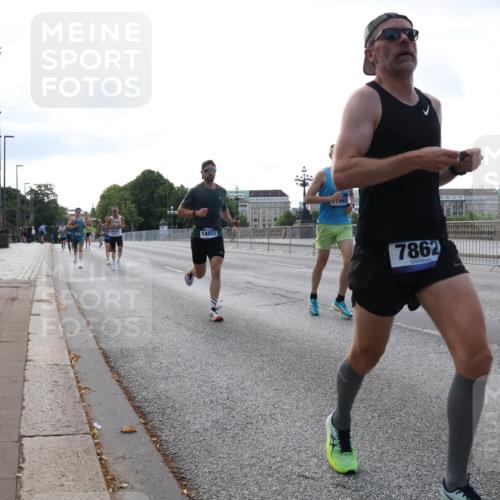 29.06.2025 - hella hamburg halbmarathon Lena Gebhardt http://msf.ph/oto/8419630 29.06.2025 09:41:51 Lombardsbrücke 14652, 1965, 7862, 1241, 2459, 2604, 2892, 4128, 4571, 6559, 7142, 7862, 9442, 10234, 10485, 10780, 11194, 11965, 12067, 12641, 13440, 13751, 13780, 14019, 14107, 14506, 16169, 16361, 16484, 17003, 17752, 17856, 18124, 18897 meine-sportfotos.de