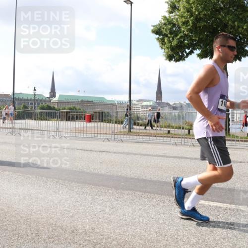 29.06.2025 - hella hamburg halbmarathon Lena Gebhardt http://msf.ph/oto/8419654 29.06.2025 10:05:36 Lombardsbrücke 11, 1229, 1863, 1936, 1981, 2288, 2298, 2471, 2540, 2624, 3461, 3578, 3929, 4014, 4220, 4782, 5073, 5762, 6059, 7826, 8894, 8909, 8999, 9007, 9075, 9165, 9339, 9477, 9559, 9680, 9736, 9737, 9738, 9917, 10343, 10694, 10791, 10998, 11784, 11873, 11958, 12557, 13221, 13717, 14203, 14465, 14642, 16092, 16478, 16546, 16847, 17707, 17731, 17740, 17885, 18616, 18617, 18973, 19034, 19248 meine-sportfotos.de