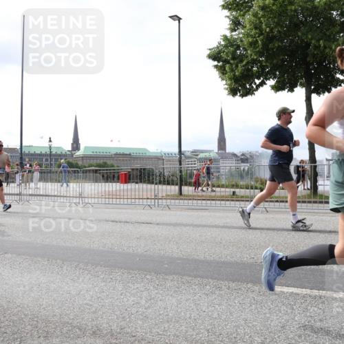 29.06.2025 - hella hamburg halbmarathon Lena Gebhardt http://msf.ph/oto/8419663 29.06.2025 10:42:42 Lombardsbrücke 7676, 2580, 10899, 1150, 1360, 1624, 1656, 1929, 1957, 1964, 1994, 2069, 2134, 2401, 2450, 2509, 2538, 2580, 2940, 2941, 3283, 3378, 3605, 3764, 3874, 4092, 4105, 4334, 4353, 4385, 4778, 4891, 4892, 5403, 5417, 5419, 5810, 6120, 6764, 6828, 7040, 7260, 7513, 7557, 7666, 8161, 8459, 8525, 8526, 8529, 8712, 8816, 9370, 9378, 9980, 10008, 10454, 10532, 10697, 11142, 11710, 12151, 12441, 13049, 13241 meine-sportfotos.de