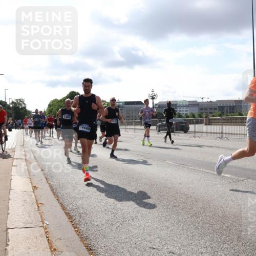 29.06.2025 - hella hamburg halbmarathon Lena Gebhardt http://msf.ph/oto/8419702 29.06.2025 09:51:29 Lombardsbrücke 1920, 16660, 14722, 5410, 1136, 1256, 1520, 1570, 1903, 1912, 1920, 1941, 1962, 2579, 2653, 2880, 2972, 3523, 3700, 4297, 4634, 4759, 4843, 4854, 4865, 4888, 4889, 4991, 4999, 5087, 5275, 5375, 5387, 5410, 6490, 6593, 6721, 6901, 7092, 7105, 7116, 7284, 7363, 7378, 7693, 7962, 8122, 8319, 8346, 8871, 8966, 9114, 9262, 9313, 9364, 9371, 9755, 9833, 9885, 10193, 10375, 10415, 10469, 10480, 10669, 10934, 11049, 11417, 11907, 11959, 12153, 12711, 14201 meine-sportfotos.de