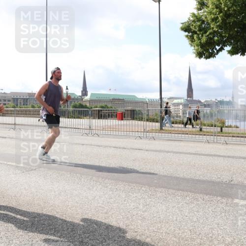 29.06.2025 - hella hamburg halbmarathon Lena Gebhardt http://msf.ph/oto/8419714 29.06.2025 10:05:37 Lombardsbrücke 4782, 14642, 1229, 1863, 1936, 1981, 2288, 2298, 2471, 2540, 2624, 3461, 3578, 3929, 4014, 4220, 4782, 5073, 5762, 6059, 7826, 8894, 8909, 8999, 9007, 9075, 9165, 9339, 9477, 9559, 9680, 9736, 9737, 9738, 9917, 10343, 10694, 10791, 10998, 11784, 11873, 11958, 12557, 13221, 13717, 14203, 14465, 14642, 16092, 16478, 16546, 16847, 17707, 17731, 17740, 17885, 18616, 18617, 18973, 19034, 19248 meine-sportfotos.de