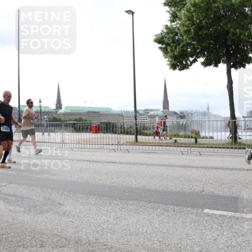 29.06.2025 - hella hamburg halbmarathon Lena Gebhardt http://msf.ph/oto/8419721 29.06.2025 10:42:42 Lombardsbrücke 1994, 17676, 2580, 1150, 1360, 1624, 1656, 1929, 1957, 1964, 1994, 2069, 2134, 2401, 2450, 2509, 2538, 2580, 2940, 2941, 3283, 3378, 3605, 3764, 3874, 4092, 4105, 4334, 4353, 4385, 4778, 4891, 4892, 5403, 5417, 5419, 5810, 6120, 6764, 6828, 7040, 7260, 7513, 7557, 7666, 8161, 8459, 8525, 8526, 8529, 8712, 8816, 9370, 9378, 9980, 10008, 10454, 10532, 10697, 11142, 11710, 12151, 12441, 13049, 13241 meine-sportfotos.de