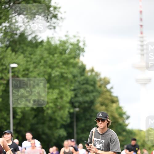 29.06.2025 - hella hamburg halbmarathon Dr. Thomas Lammeyer http://msf.ph/oto/8419751 29.06.2025 10:46:35 Kennedybrücke 1039, 1648, 1712, 2069, 2974, 3276, 3326, 3459, 3568, 4329, 4385, 4541, 4735, 4736, 4885, 5432, 5671, 6137, 6153, 6320, 6450, 7022, 7023, 7040, 7968, 8004, 8014, 8162, 8163, 8712, 9588, 10532, 10872, 11011, 11017, 11098 meine-sportfotos.de