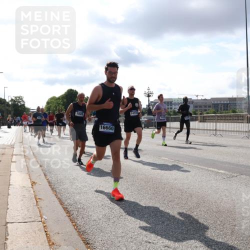 29.06.2025 - hella hamburg halbmarathon Lena Gebhardt http://msf.ph/oto/8419765 29.06.2025 09:51:29 Lombardsbrücke 1920, 16660, 14722, 5410, 1136, 1256, 1520, 1570, 1903, 1912, 1920, 1941, 1962, 2579, 2653, 2880, 2972, 3523, 3700, 4297, 4634, 4759, 4843, 4854, 4865, 4888, 4889, 4991, 4999, 5087, 5275, 5375, 5387, 5410, 6490, 6593, 6721, 6901, 7092, 7105, 7116, 7284, 7363, 7378, 7693, 7962, 8122, 8319, 8346, 8871, 8966, 9114, 9262, 9313, 9364, 9371, 9755, 9833, 9885, 10193, 10375, 10415, 10469, 10480, 10669, 10934, 11049, 11417, 11907, 11959, 12153, 12711, 14201 meine-sportfotos.de