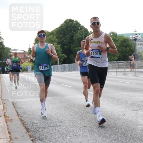 29.06.2025 - hella hamburg halbmarathon Lena Gebhardt http://msf.ph/oto/8419792 29.06.2025 09:41:54 Lombardsbrücke 14506, 18124, 177, 14019, 1241, 2459, 2604, 2892, 4128, 4571, 6559, 7142, 7862, 9442, 10234, 10485, 10780, 11194, 11965, 12067, 12641, 13440, 13751, 13780, 14019, 14107, 14506, 16169, 16361, 16484, 17003, 17752, 17856, 18124, 18897 meine-sportfotos.de