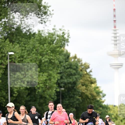 29.06.2025 - hella hamburg halbmarathon Dr. Thomas Lammeyer http://msf.ph/oto/8419836 29.06.2025 10:46:39 Kennedybrücke 1039, 1648, 1712, 2069, 2974, 3276, 3326, 3459, 3568, 4329, 4385, 4541, 4680, 4735, 4736, 4885, 5419, 5432, 5671, 6153, 6320, 6450, 7022, 7023, 7040, 7043, 7968, 8004, 8014, 8162, 8163, 8712, 9644, 10532, 10623, 10842, 10872, 11098 meine-sportfotos.de