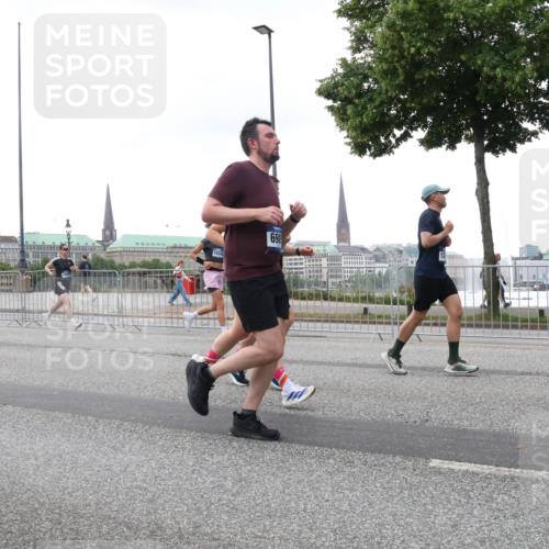 29.06.2025 - hella hamburg halbmarathon Lena Gebhardt http://msf.ph/oto/8419853 29.06.2025 10:52:20 Lombardsbrücke 869, 1418, 1826, 1978, 2420, 2528, 2983, 3038, 3140, 3645, 4087, 4273, 4436, 4598, 4606, 4815, 5062, 5262, 5360, 6386, 6403, 6404, 6406, 6456, 6671, 6985, 7511, 7682, 7690, 7691, 7735, 7812, 8194, 8196, 8250, 8251, 8621, 9068, 9070, 9103, 9368, 9460, 9730, 9731, 10080, 10296, 10342, 10392, 10533, 10634, 10673, 10884, 10928, 11084, 11101, 11126, 11127, 11297, 11375, 11736, 11899, 11974, 12546, 12558 meine-sportfotos.de