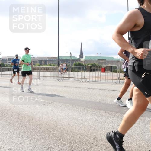 29.06.2025 - hella hamburg halbmarathon Lena Gebhardt http://msf.ph/oto/8419857 29.06.2025 10:05:38 Lombardsbrücke 9737, 177, 1292, 1464, 1229, 1830, 1863, 1936, 1981, 2288, 2298, 2471, 2540, 2624, 3461, 3578, 3929, 4014, 4220, 4782, 5073, 5762, 6059, 8894, 8909, 9075, 9165, 9339, 9477, 9559, 9680, 9736, 9737, 9738, 9917, 10343, 10694, 10791, 10998, 11784, 11873, 11958, 12557, 13221, 14203, 14465, 14642, 16092, 16478, 16546, 16847, 17731, 17740, 17885, 18616, 18617, 18973, 19034, 19248 meine-sportfotos.de