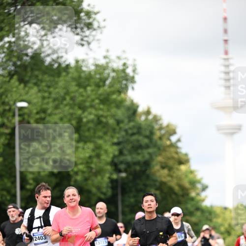 29.06.2025 - hella hamburg halbmarathon Dr. Thomas Lammeyer http://msf.ph/oto/8419897 29.06.2025 10:46:41 Kennedybrücke 1039, 1712, 1752, 2069, 2134, 2974, 3276, 3326, 3568, 4329, 4385, 4541, 4680, 4735, 4736, 4885, 5419, 5432, 5671, 6136, 6153, 6320, 7022, 7023, 7040, 7043, 8004, 8014, 8163, 8712, 9644, 10532, 10623, 10842, 10872, 11074, 11075 meine-sportfotos.de