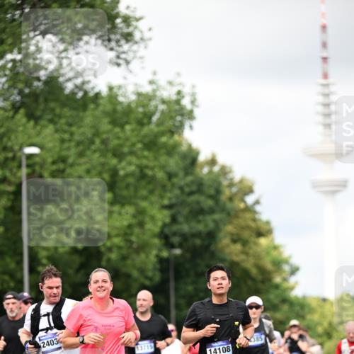 29.06.2025 - hella hamburg halbmarathon Dr. Thomas Lammeyer http://msf.ph/oto/8419903 29.06.2025 10:46:41 Kennedybrücke 1039, 1712, 1752, 2069, 2134, 2974, 3276, 3326, 3568, 4329, 4385, 4541, 4680, 4735, 4736, 4885, 5419, 5432, 5671, 6136, 6153, 6320, 7022, 7023, 7040, 7043, 8004, 8014, 8163, 8712, 9644, 10532, 10623, 10842, 10872, 11074, 11075 meine-sportfotos.de