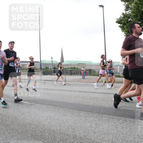 29.06.2025 - hella hamburg halbmarathon Lena Gebhardt http://msf.ph/oto/8419908 29.06.2025 10:52:20 Lombardsbrücke 64, 8196, 8194, 698, 1418, 1826, 1978, 2420, 2528, 2983, 3038, 3140, 3645, 4087, 4273, 4436, 4598, 4606, 4815, 5062, 5262, 5360, 6386, 6403, 6404, 6406, 6456, 6671, 6985, 7511, 7682, 7690, 7691, 7735, 7812, 8194, 8196, 8250, 8251, 8621, 9068, 9070, 9103, 9368, 9460, 9730, 9731, 10080, 10296, 10342, 10392, 10533, 10634, 10673, 10884, 10928, 11084, 11101, 11126, 11127, 11297, 11375, 11736, 11899, 11974, 12546, 12558 meine-sportfotos.de