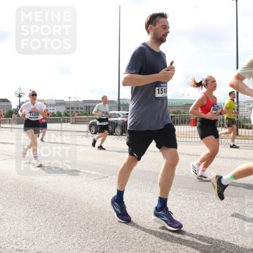 29.06.2025 - hella hamburg halbmarathon Lena Gebhardt http://msf.ph/oto/8419948 29.06.2025 10:18:17 Lombardsbrücke 14320, 12939, 4733, 1518, 984, 15182, 1159, 1160, 1234, 1268, 1325, 1554, 1622, 1641, 1820, 1982, 2087, 2147, 2335, 2634, 2703, 2931, 3125, 3138, 3202, 3321, 3482, 3977, 4123, 4383, 4710, 4738, 4804, 5004, 5290, 5909, 6270, 6332, 6533, 7094, 7160, 7454, 7641, 7649, 7838, 7882, 7883, 8067, 8128, 8248, 8341, 8607, 8799, 9222, 9539, 9586, 9658, 9717, 9734, 9748, 9834, 9844, 9964, 10172, 10174, 10332, 10509, 10659, 10687, 10908, 12498, 12541, 12703, 13341 meine-sportfotos.de