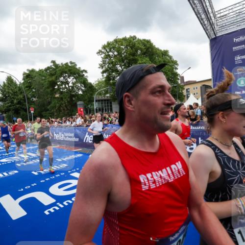 29.06.2025 - hella hamburg halbmarathon Zöllner http://msf.ph/oto/8419968 29.06.2025 10:52:54 Ziel 1257, 1258, 1657, 2099, 2444, 2814, 2910, 4557, 4558, 5077, 5169, 5194, 8139, 8172, 8720, 8955, 9065, 9163, 10724, 10811, 11217, 11992, 14198, 14286, 14805, 17198, 19244 meine-sportfotos.de