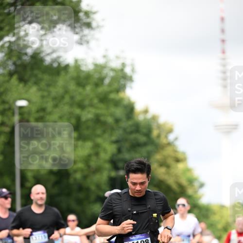 29.06.2025 - hella hamburg halbmarathon Dr. Thomas Lammeyer http://msf.ph/oto/8419980 29.06.2025 10:46:43 Kennedybrücke 1039, 1712, 1752, 2069, 2134, 2974, 3276, 3326, 3568, 4329, 4385, 4541, 4680, 4735, 4736, 4885, 5419, 5432, 5671, 6136, 6153, 6320, 6828, 7022, 7023, 7040, 7043, 7260, 8014, 8712, 9644, 10532, 10623, 10842, 11074, 11075 meine-sportfotos.de