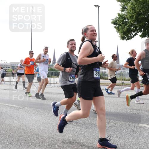 29.06.2025 - hella hamburg halbmarathon Lena Gebhardt http://msf.ph/oto/8419990 29.06.2025 10:42:44 Lombardsbrücke 5977, 10, 14556, 4778, 331, 1417, 387, 256, 1150, 1360, 1624, 1656, 1929, 1957, 1964, 1994, 2069, 2134, 2401, 2450, 2509, 2538, 2580, 2940, 2941, 3283, 3378, 3605, 3764, 3874, 4092, 4105, 4334, 4353, 4385, 4778, 4891, 4892, 5067, 5403, 5417, 5810, 6120, 6764, 6828, 7040, 7260, 7513, 7557, 7666, 8161, 8459, 8525, 8526, 8529, 8712, 8795, 8816, 8991, 9304, 9378, 9980, 10008, 10454, 10532, 10697, 11142, 11710, 12151, 12441, 13049, 13241 meine-sportfotos.de