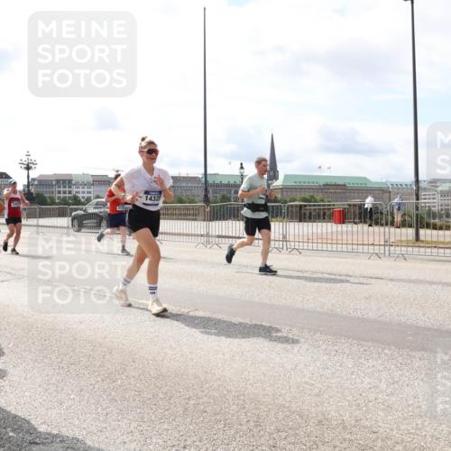 29.06.2025 - hella hamburg halbmarathon Lena Gebhardt http://msf.ph/oto/8420012 29.06.2025 10:18:17 Lombardsbrücke 12939, 3482, 14320, 1159, 1160, 1234, 1268, 1325, 1554, 1622, 1641, 1820, 1982, 2087, 2147, 2335, 2634, 2703, 2931, 3125, 3138, 3202, 3321, 3482, 3977, 4123, 4383, 4710, 4738, 4804, 5004, 5290, 5909, 6270, 6332, 6533, 7094, 7160, 7454, 7641, 7649, 7838, 7882, 7883, 8067, 8128, 8248, 8341, 8607, 8799, 9222, 9539, 9586, 9658, 9717, 9734, 9748, 9834, 9844, 9964, 10172, 10174, 10332, 10509, 10659, 10687, 10908, 12498, 12541, 12703, 13341 meine-sportfotos.de