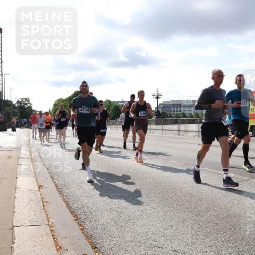 29.06.2025 - hella hamburg halbmarathon Lena Gebhardt http://msf.ph/oto/8420039 29.06.2025 09:51:32 Lombardsbrücke 1520, 4634, 13196, 112, 871, 12, 1136, 1256, 1520, 1570, 1903, 1912, 1920, 1941, 2579, 2653, 2880, 2972, 3523, 3700, 4297, 4634, 4759, 4843, 4854, 4865, 4888, 4889, 4991, 4999, 5275, 5375, 5387, 5410, 6490, 6593, 6721, 6901, 7092, 7105, 7284, 7363, 7378, 7693, 7962, 8122, 8319, 8346, 8871, 8900, 9114, 9262, 9313, 9364, 9371, 9755, 9833, 9885, 10193, 10375, 10415, 10469, 10480, 10669, 10934, 11021, 11049, 11417, 11714, 11907, 11959, 12153, 12711, 14201 meine-sportfotos.de