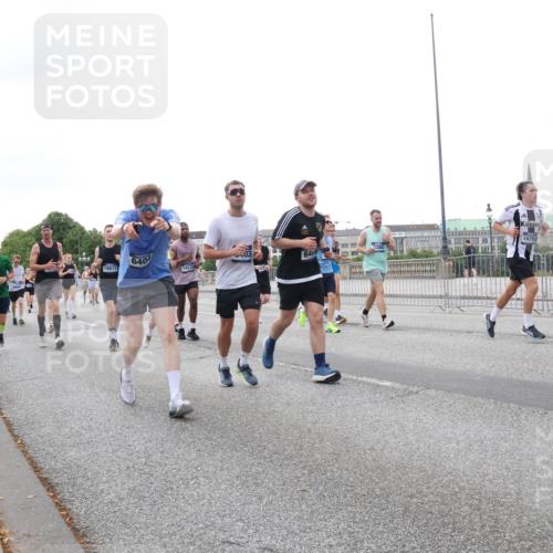 29.06.2025 - hella hamburg halbmarathon Lena Gebhardt http://msf.ph/oto/8420041 29.06.2025 10:52:21 Lombardsbrücke 640, 18817, 14235, 6406, 5386, 16752, 8196, 1418, 1826, 1978, 2420, 2528, 2983, 3038, 3140, 3645, 4087, 4273, 4436, 4598, 4606, 4815, 5062, 5262, 5360, 6386, 6403, 6404, 6406, 6456, 6671, 6985, 7511, 7682, 7690, 7691, 7735, 7812, 8194, 8196, 8250, 8251, 8621, 9068, 9070, 9103, 9368, 9460, 9730, 9731, 10080, 10296, 10342, 10392, 10533, 10634, 10673, 10884, 10928, 11084, 11101, 11126, 11127, 11297, 11375, 11736, 11899, 11974, 12546, 12558 meine-sportfotos.de