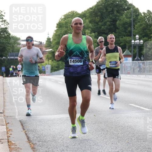 29.06.2025 - hella hamburg halbmarathon Lena Gebhardt http://msf.ph/oto/8420072 29.06.2025 09:41:57 Lombardsbrücke 14506, 260, 10485, 1241, 2459, 2604, 2892, 4128, 4571, 6559, 7142, 7862, 9442, 10485, 10780, 11194, 11965, 12067, 12641, 13440, 13751, 13780, 14019, 14107, 14506, 16169, 16361, 16484, 17003, 17752, 17856, 18124, 18897 meine-sportfotos.de