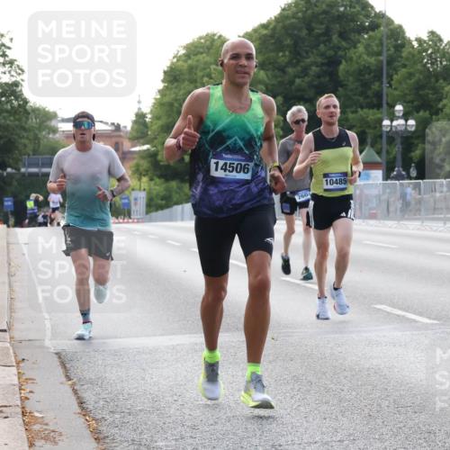 29.06.2025 - hella hamburg halbmarathon Lena Gebhardt http://msf.ph/oto/8420096 29.06.2025 09:41:57 Lombardsbrücke 14506, 2604, 10485, 1241, 2459, 2604, 2892, 4128, 4571, 6559, 7142, 7862, 9442, 10485, 10780, 11194, 11965, 12067, 12641, 13440, 13751, 13780, 14019, 14107, 14506, 16169, 16361, 16484, 17003, 17752, 17856, 18124, 18897 meine-sportfotos.de