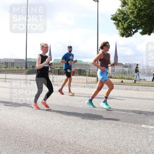 29.06.2025 - hella hamburg halbmarathon Lena Gebhardt http://msf.ph/oto/8420117 29.06.2025 10:05:40 Lombardsbrücke 9737, 343, 6, 1229, 1448, 1830, 1863, 1936, 1981, 2288, 2298, 2471, 2540, 2624, 3461, 3578, 3929, 4014, 4169, 4220, 4782, 5073, 5762, 6059, 8894, 8909, 9075, 9165, 9339, 9477, 9559, 9680, 9736, 9737, 9738, 9917, 10343, 10694, 10791, 10998, 11784, 11873, 11958, 12557, 13221, 14465, 14642, 16092, 16478, 16546, 16847, 17731, 17740, 17885, 18616, 18617, 18973, 19034, 19248 meine-sportfotos.de