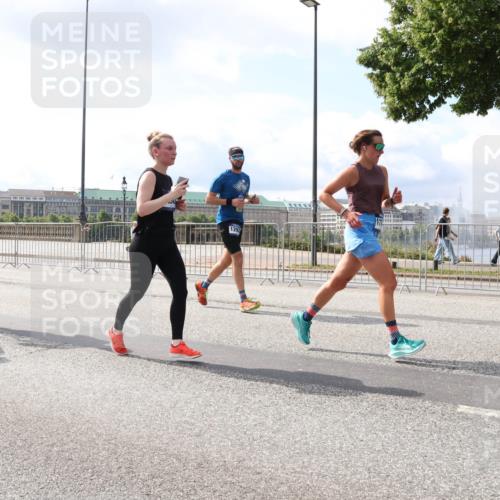 29.06.2025 - hella hamburg halbmarathon Lena Gebhardt http://msf.ph/oto/8420145 29.06.2025 10:05:40 Lombardsbrücke 9737, 1292, 1229, 1448, 1830, 1863, 1936, 1981, 2288, 2298, 2471, 2540, 2624, 3461, 3578, 3929, 4014, 4169, 4220, 4782, 5073, 5762, 6059, 8894, 8909, 9075, 9165, 9339, 9477, 9559, 9680, 9736, 9737, 9738, 9917, 10343, 10694, 10791, 10998, 11784, 11873, 11958, 12557, 13221, 14465, 14642, 16092, 16478, 16546, 16847, 17731, 17740, 17885, 18616, 18617, 18973, 19034, 19248 meine-sportfotos.de