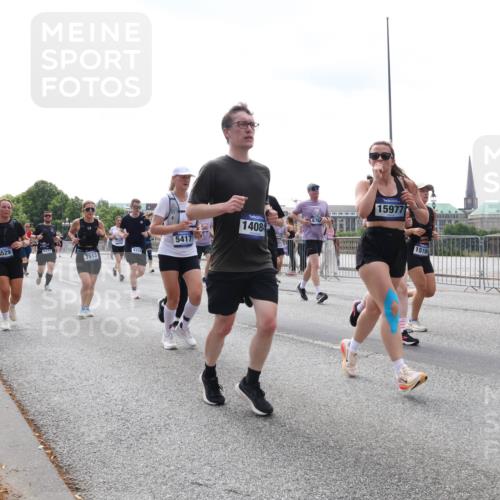 29.06.2025 - hella hamburg halbmarathon Lena Gebhardt http://msf.ph/oto/8420156 29.06.2025 10:42:46 Lombardsbrücke 8529, 6120, 7513, 4334, 5417, 14084, 6764, 15977, 15190, 1150, 1360, 1656, 1929, 1957, 1964, 1994, 2069, 2134, 2158, 2401, 2450, 2509, 2538, 2580, 2940, 2941, 3283, 3378, 3605, 3764, 3874, 4092, 4105, 4334, 4353, 4385, 4778, 4891, 4892, 5067, 5403, 5417, 5810, 5967, 6120, 6764, 6828, 7040, 7260, 7513, 7557, 7666, 8161, 8459, 8525, 8526, 8529, 8795, 8816, 8991, 9304, 9378, 9980, 10008, 10180, 10454, 10532, 10697, 11142, 11710, 12151, 12441, 13049, 13241 meine-sportfotos.de