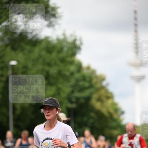 29.06.2025 - hella hamburg halbmarathon Dr. Thomas Lammeyer http://msf.ph/oto/8420168 29.06.2025 10:46:49 Kennedybrücke 1039, 1712, 1752, 2069, 2134, 2974, 3276, 3326, 3568, 4385, 4541, 4680, 4735, 4736, 5419, 5671, 6136, 6320, 6440, 6828, 7022, 7023, 7040, 7043, 7260, 7357, 7666, 8014, 8525, 8526, 8712, 9644, 9980, 10532, 10623, 10842, 11074, 11075, 11331 meine-sportfotos.de