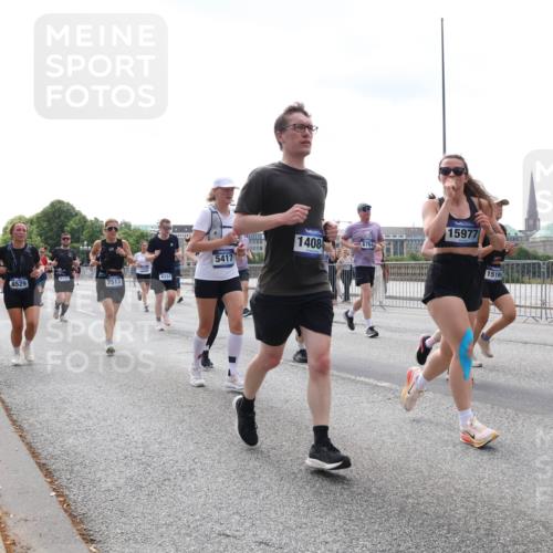 29.06.2025 - hella hamburg halbmarathon Lena Gebhardt http://msf.ph/oto/8420186 29.06.2025 10:42:46 Lombardsbrücke 8529, 7513, 4334, 5417, 1408, 6764, 15977, 15190, 1150, 1360, 1656, 1929, 1957, 1964, 1994, 2069, 2134, 2158, 2401, 2450, 2509, 2538, 2580, 2940, 2941, 3283, 3378, 3605, 3764, 3874, 4092, 4105, 4334, 4353, 4385, 4778, 4891, 4892, 5067, 5403, 5417, 5810, 5967, 6120, 6764, 6828, 7040, 7260, 7513, 7557, 7666, 8161, 8459, 8525, 8526, 8529, 8795, 8816, 8991, 9304, 9378, 9980, 10008, 10180, 10454, 10532, 10697, 11142, 11710, 12151, 12441, 13049, 13241 meine-sportfotos.de