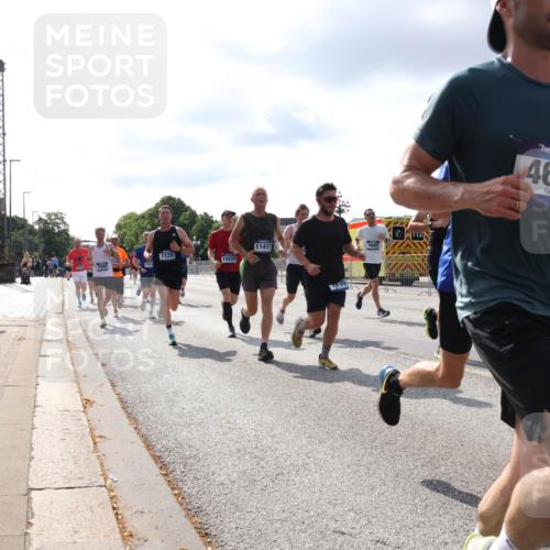 29.06.2025 - hella hamburg halbmarathon Lena Gebhardt http://msf.ph/oto/8420192 29.06.2025 09:51:33 Lombardsbrücke 1520, 15828, 11417, 05, 4634, 1136, 1256, 1520, 1570, 1903, 1912, 1920, 1941, 2579, 2653, 2880, 2972, 3523, 3700, 4297, 4634, 4759, 4843, 4854, 4865, 4888, 4889, 4991, 4999, 5275, 5375, 5387, 5410, 6490, 6593, 6721, 6901, 7092, 7105, 7363, 7378, 7693, 7962, 8122, 8319, 8346, 8871, 8900, 9114, 9262, 9313, 9364, 9371, 9755, 9833, 9885, 10193, 10319, 10375, 10415, 10480, 10669, 10934, 11021, 11049, 11417, 11714, 11907, 11959, 12153, 12623, 12711, 14201 meine-sportfotos.de