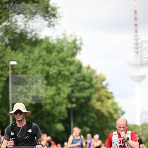 29.06.2025 - hella hamburg halbmarathon Dr. Thomas Lammeyer http://msf.ph/oto/8420208 29.06.2025 10:46:50 Kennedybrücke 1039, 1712, 1752, 2069, 2134, 2974, 3276, 3326, 3568, 4385, 4541, 4680, 4735, 4736, 5419, 5671, 6136, 6440, 6828, 7022, 7023, 7040, 7043, 7260, 7357, 7666, 8014, 8525, 8526, 9644, 9980, 10532, 10623, 10842, 11074, 11075, 11331 meine-sportfotos.de