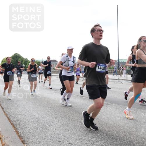 29.06.2025 - hella hamburg halbmarathon Lena Gebhardt http://msf.ph/oto/8420210 29.06.2025 10:42:46 Lombardsbrücke 7513, 14084, 1150, 1360, 1656, 1929, 1957, 1964, 1994, 2069, 2134, 2158, 2401, 2450, 2509, 2538, 2580, 2940, 2941, 3283, 3378, 3605, 3764, 3874, 4092, 4105, 4334, 4353, 4385, 4778, 4891, 4892, 5067, 5403, 5417, 5810, 5967, 6120, 6764, 6828, 7040, 7260, 7513, 7557, 7666, 8161, 8459, 8525, 8526, 8529, 8795, 8816, 8991, 9304, 9378, 9980, 10008, 10180, 10454, 10532, 10697, 11142, 11710, 12151, 12441, 13049, 13241 meine-sportfotos.de