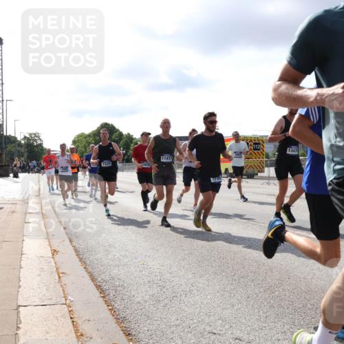 29.06.2025 - hella hamburg halbmarathon Lena Gebhardt http://msf.ph/oto/8420213 29.06.2025 09:51:33 Lombardsbrücke 2880, 1520, 11417, 7105, 112, 13479, 4865, 4634, 1136, 1256, 1520, 1570, 1903, 1912, 1920, 1941, 2579, 2653, 2880, 2972, 3523, 3700, 4297, 4634, 4759, 4843, 4854, 4865, 4888, 4889, 4991, 4999, 5275, 5375, 5387, 5410, 6490, 6593, 6721, 6901, 7092, 7105, 7363, 7378, 7693, 7962, 8122, 8319, 8346, 8871, 8900, 9114, 9262, 9313, 9364, 9371, 9755, 9833, 9885, 10193, 10319, 10375, 10415, 10480, 10669, 10934, 11021, 11049, 11417, 11714, 11907, 11959, 12153, 12623, 12711, 14201 meine-sportfotos.de