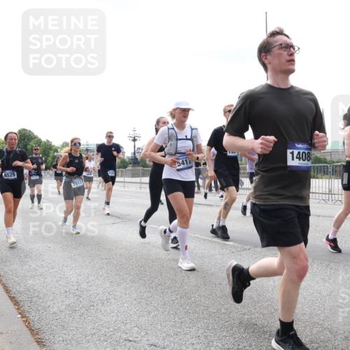 29.06.2025 - hella hamburg halbmarathon Lena Gebhardt http://msf.ph/oto/8420236 29.06.2025 10:42:46 Lombardsbrücke 2401, 8529, 6120, 4334, 7513, 5417, 152, 1408, 104, 1150, 1360, 1656, 1929, 1957, 1964, 1994, 2069, 2134, 2158, 2401, 2450, 2509, 2538, 2580, 2940, 2941, 3283, 3378, 3605, 3764, 3874, 4092, 4105, 4334, 4353, 4385, 4778, 4891, 4892, 5067, 5403, 5417, 5810, 5967, 6120, 6764, 6828, 7040, 7260, 7513, 7557, 7666, 8161, 8459, 8525, 8526, 8529, 8795, 8816, 8991, 9304, 9378, 9980, 10008, 10180, 10454, 10532, 10697, 11142, 11710, 12151, 12441, 13049, 13241 meine-sportfotos.de