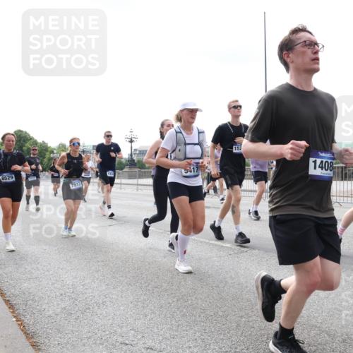 29.06.2025 - hella hamburg halbmarathon Lena Gebhardt http://msf.ph/oto/8420262 29.06.2025 10:42:46 Lombardsbrücke 8529, 2401, 6120, 4334, 7513, 5417, 152, 1408, 597, 1150, 1360, 1656, 1929, 1957, 1964, 1994, 2069, 2134, 2158, 2401, 2450, 2509, 2538, 2580, 2940, 2941, 3283, 3378, 3605, 3764, 3874, 4092, 4105, 4334, 4353, 4385, 4778, 4891, 4892, 5067, 5403, 5417, 5810, 5967, 6120, 6764, 6828, 7040, 7260, 7513, 7557, 7666, 8161, 8459, 8525, 8526, 8529, 8795, 8816, 8991, 9304, 9378, 9980, 10008, 10180, 10454, 10532, 10697, 11142, 11710, 12151, 12441, 13049, 13241 meine-sportfotos.de