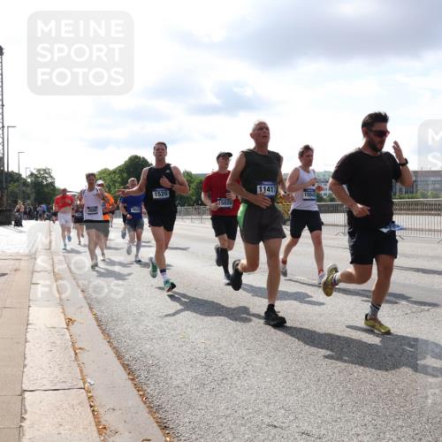 29.06.2025 - hella hamburg halbmarathon Lena Gebhardt http://msf.ph/oto/8420273 29.06.2025 09:51:34 Lombardsbrücke 2880, 18539, 13475, 11417, 1520, 15542, 5828, 1136, 1256, 1520, 1570, 1903, 1912, 1920, 1941, 2579, 2653, 2880, 2972, 3437, 3523, 3700, 4297, 4634, 4759, 4843, 4854, 4865, 4888, 4889, 4991, 4999, 5275, 5375, 5387, 5410, 6490, 6593, 6721, 6901, 7092, 7105, 7363, 7378, 7693, 7962, 8319, 8346, 8871, 8900, 9114, 9262, 9313, 9364, 9371, 9755, 9885, 10319, 10375, 10415, 10480, 10669, 10934, 11021, 11049, 11417, 11714, 11907, 11959, 12153, 12623, 12711, 14201 meine-sportfotos.de
